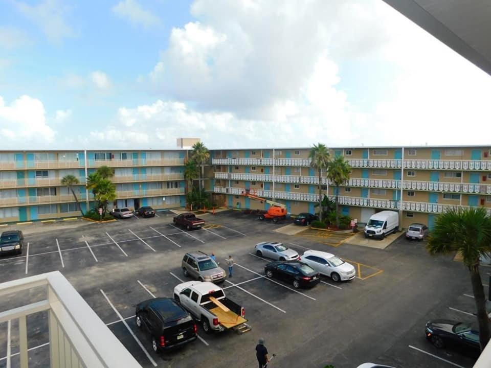 Ocean Breeze - Direct Ocean Front-Pool Is Open Apartment Daytona Beach Bagian luar foto