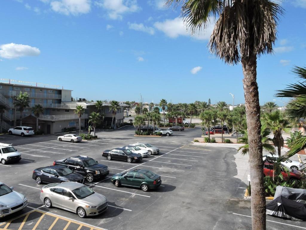 Ocean Breeze - Direct Ocean Front-Pool Is Open Apartment Daytona Beach Bagian luar foto