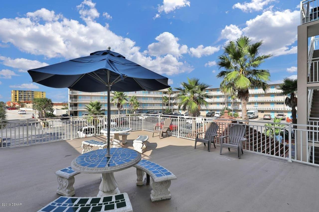 Ocean Breeze - Direct Ocean Front-Pool Is Open Apartment Daytona Beach Bagian luar foto