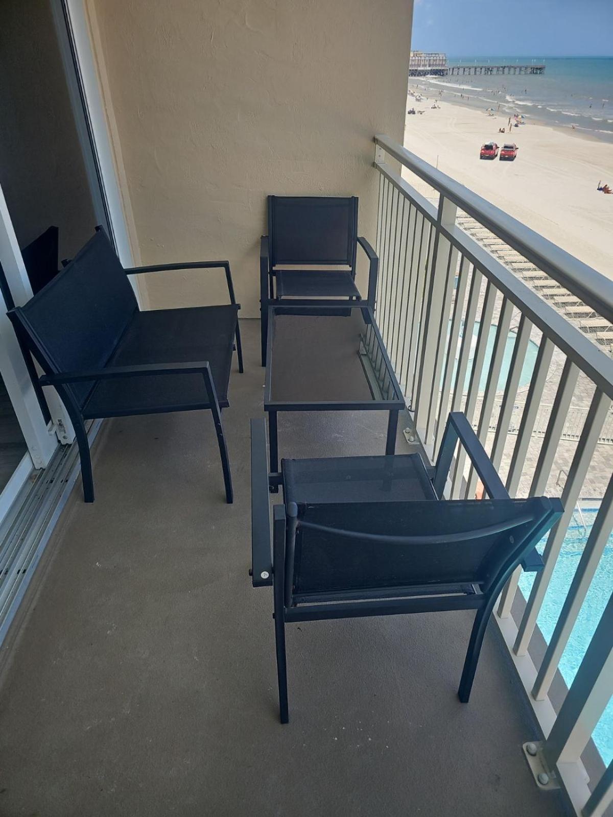 Ocean Breeze - Direct Ocean Front-Pool Is Open Apartment Daytona Beach Bagian luar foto