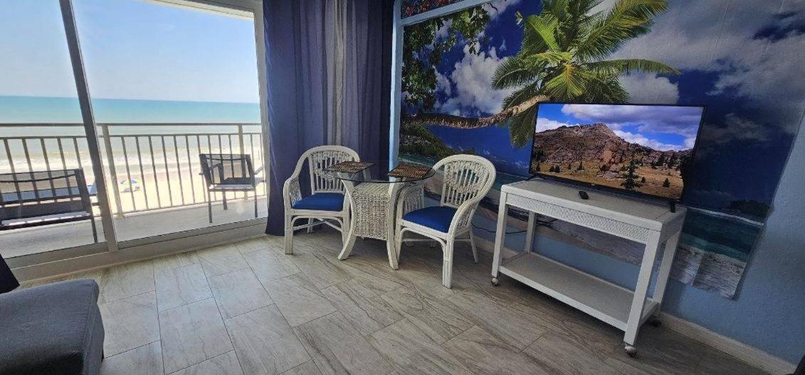 Ocean Breeze - Direct Ocean Front-Pool Is Open Apartment Daytona Beach Bagian luar foto