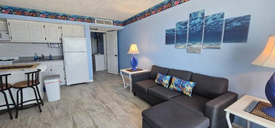 Ocean Breeze - Direct Ocean Front-Pool Is Open Apartment Daytona Beach Bagian luar foto