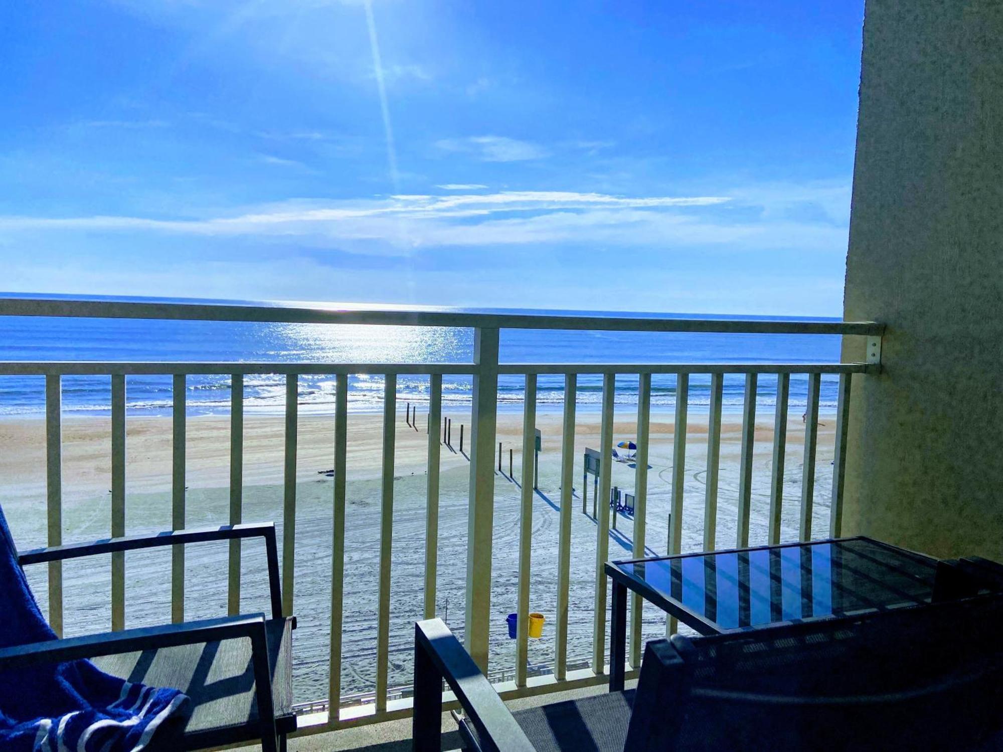 Ocean Breeze - Direct Ocean Front-Pool Is Open Apartment Daytona Beach Bagian luar foto
