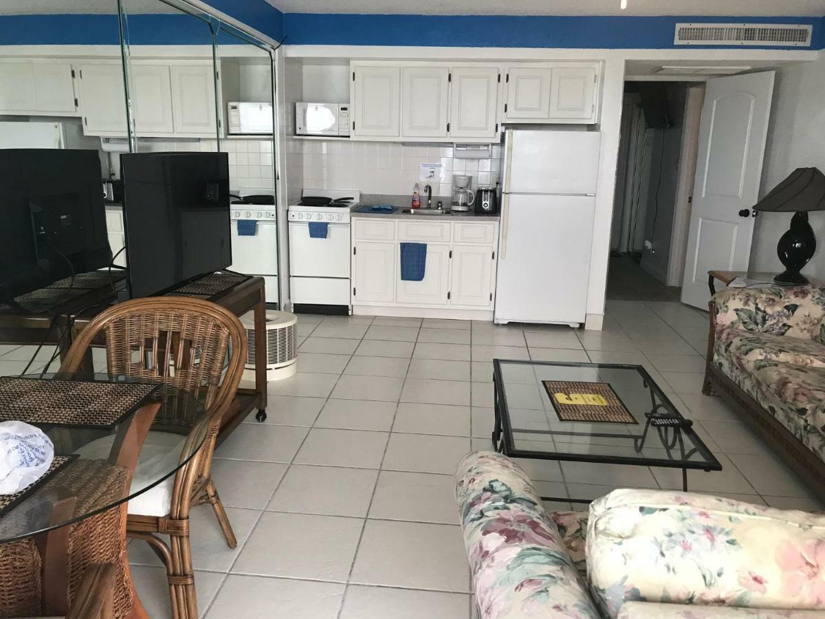 Ocean Breeze - Direct Ocean Front-Pool Is Open Apartment Daytona Beach Bagian luar foto