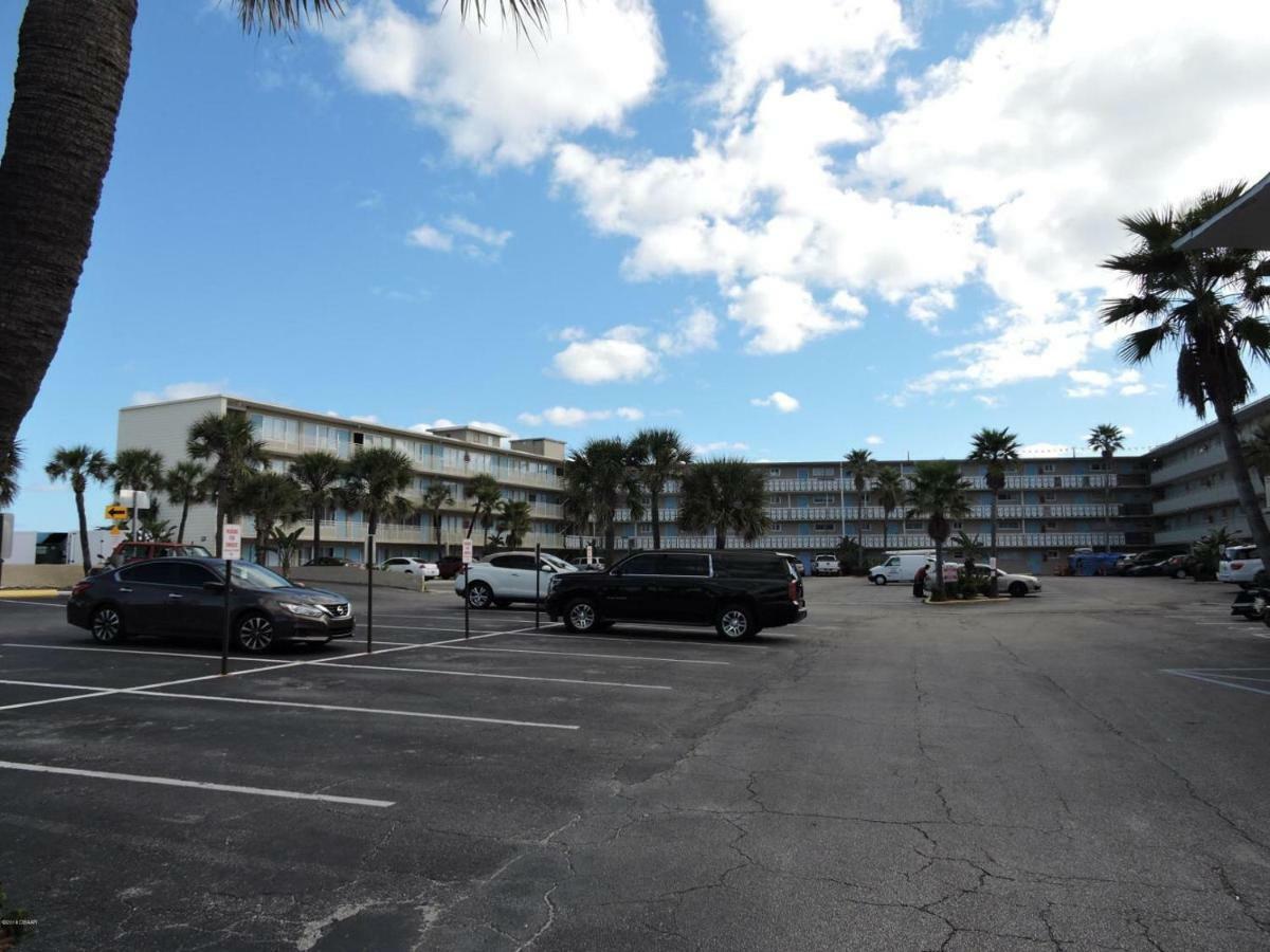 Ocean Breeze - Direct Ocean Front-Pool Is Open Apartment Daytona Beach Bagian luar foto